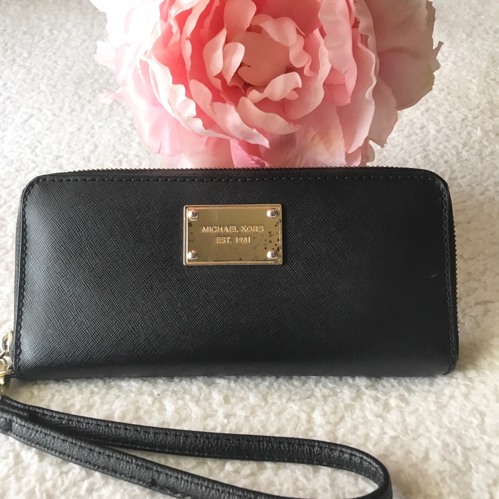 Michael Kors black saffiano leather wallet